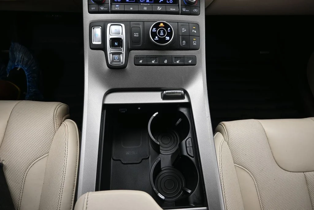 Used 2020 Becketts Black Hyundai Limited image 29