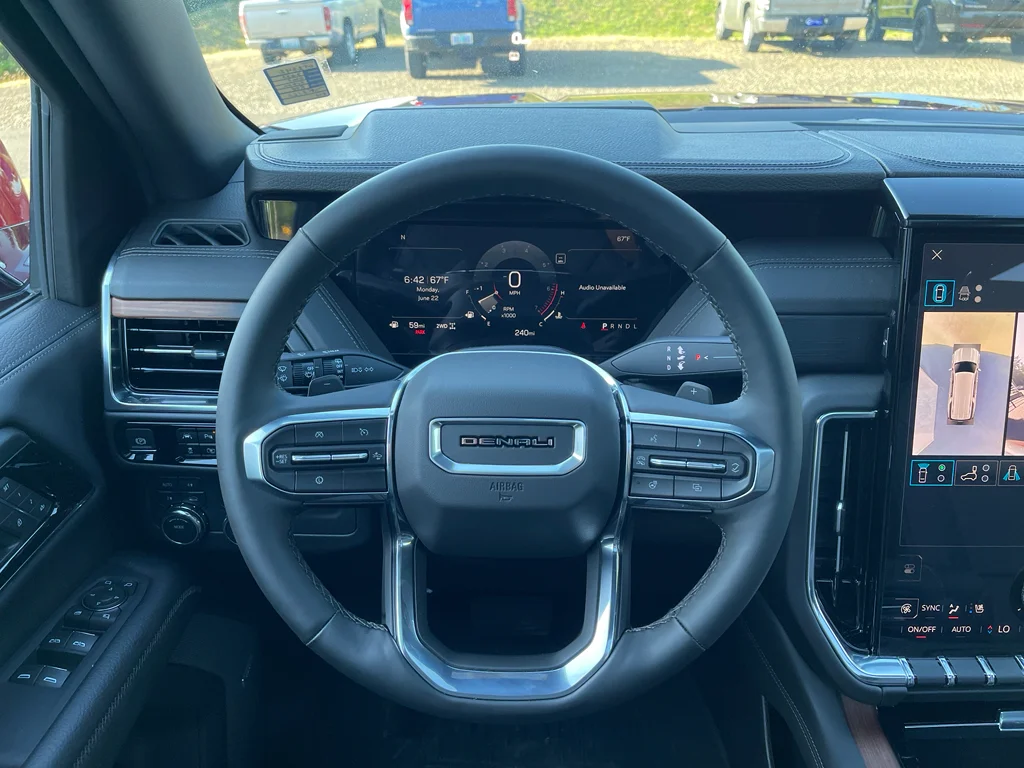 2025 GMC Yukon XL Denali - Photo 18