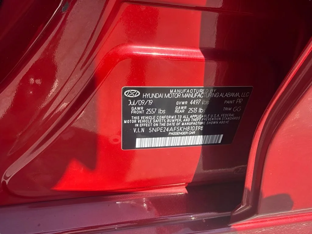 Used 2019 Red Hyundai SE image 25