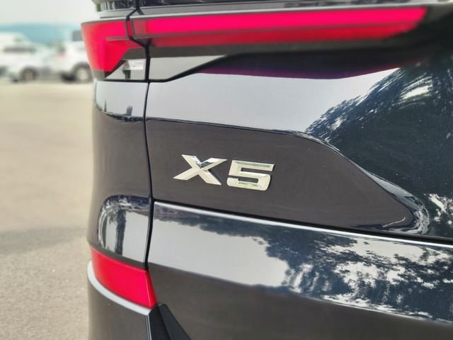 New 2026 Black BMW xDrive40i image 11