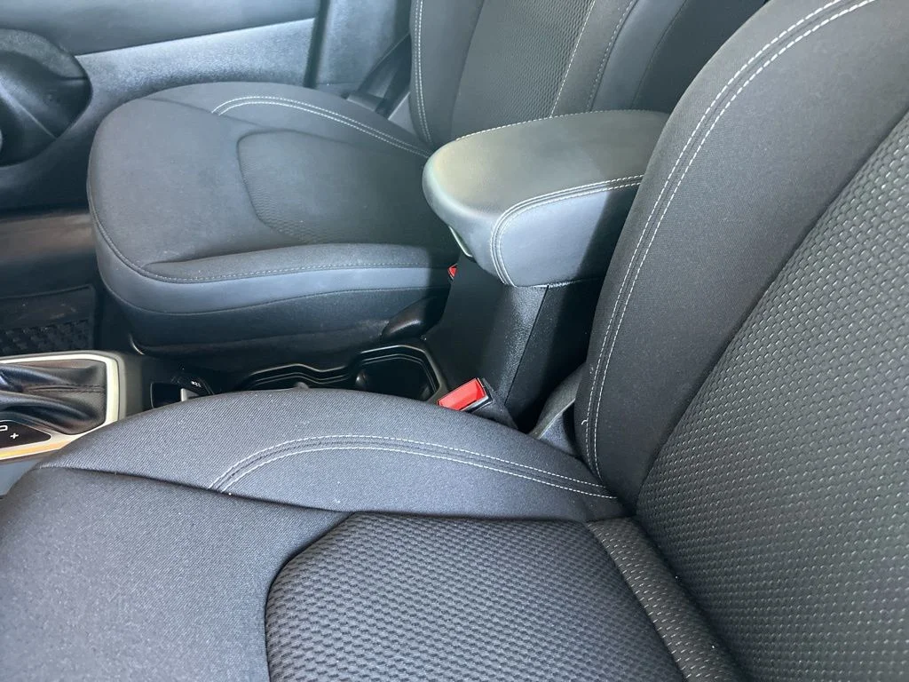 Used 2023 White Jeep Altitude image 34
