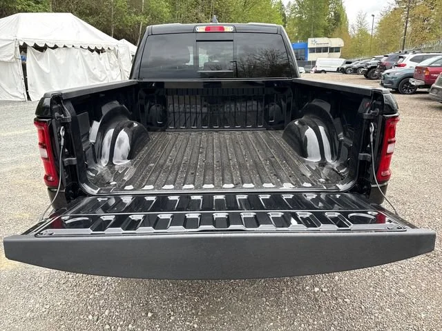 New 2026 Diamond Black Crystal Pearl-Coat Exterior Paint RAM Laramie image 12