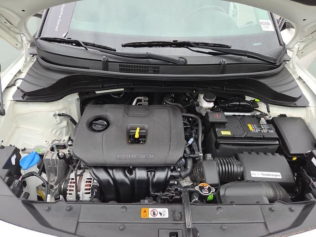 Used 2023 Snow White Pearl Kia GT-Line image 33