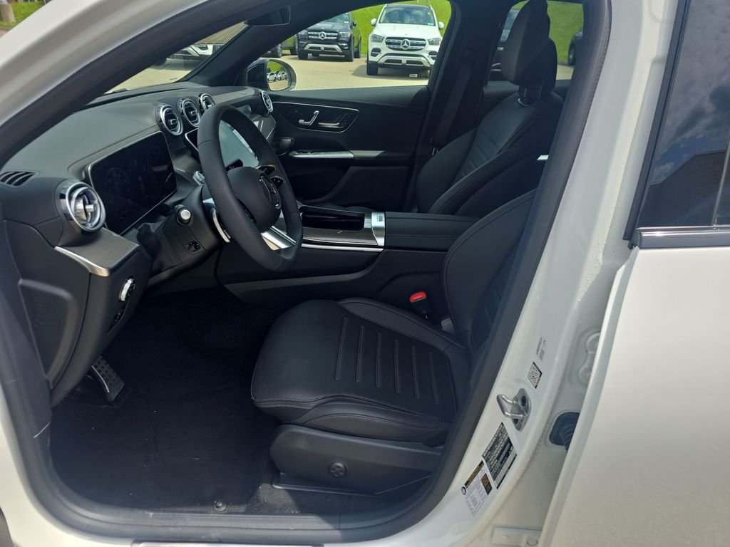 New 2026 Polar White Mercedes-Benz GLC 300 image 9