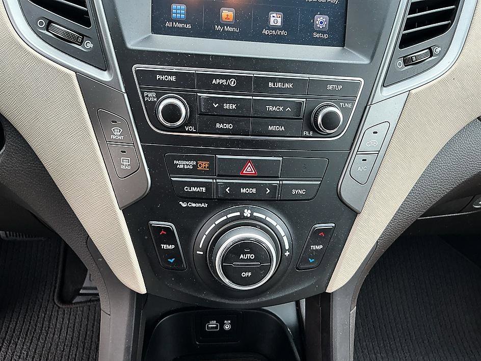 Used 2018 Pearl White Hyundai 2.4L image 18