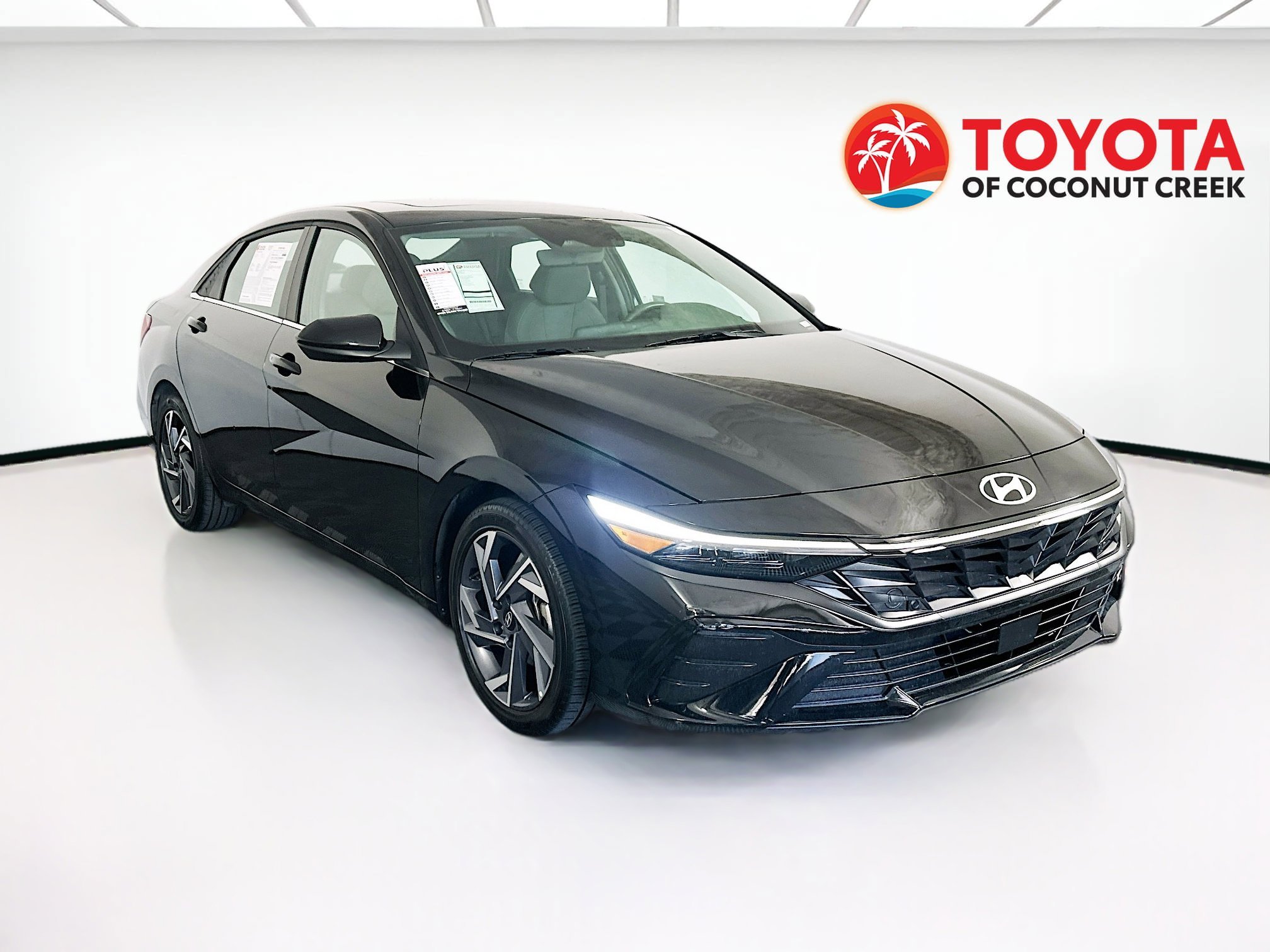 Used 2025 Abyss Black Hyundai SEL Convenience image 1