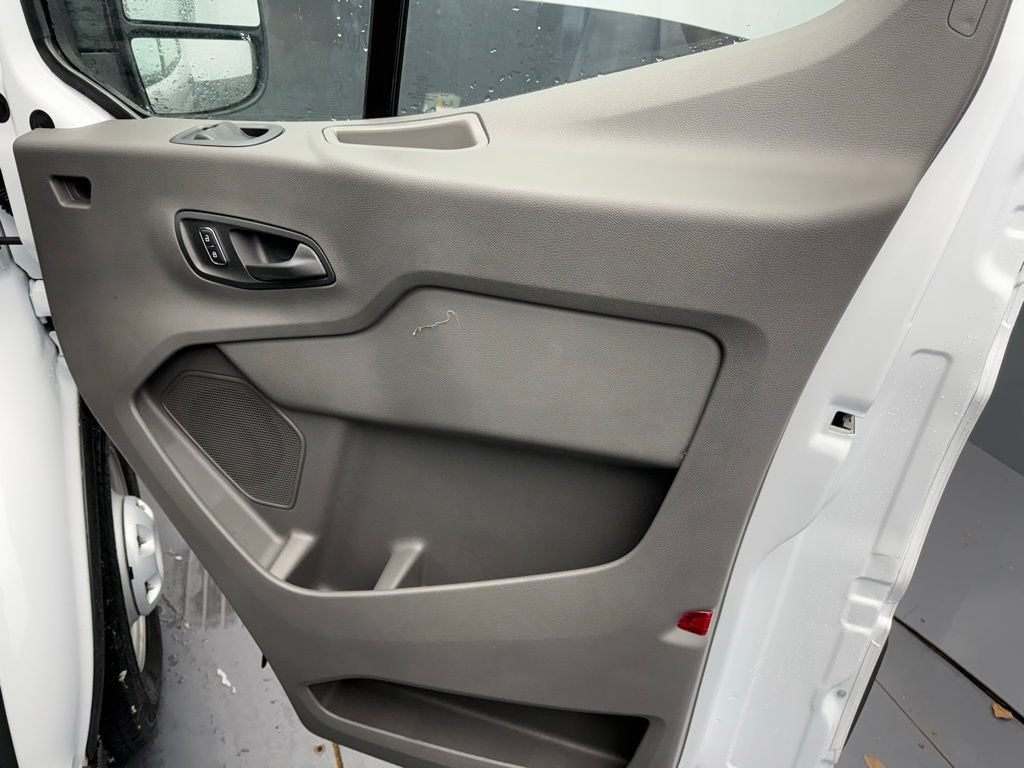 New 2026 Oxford White Ford Cargo Van image 47
