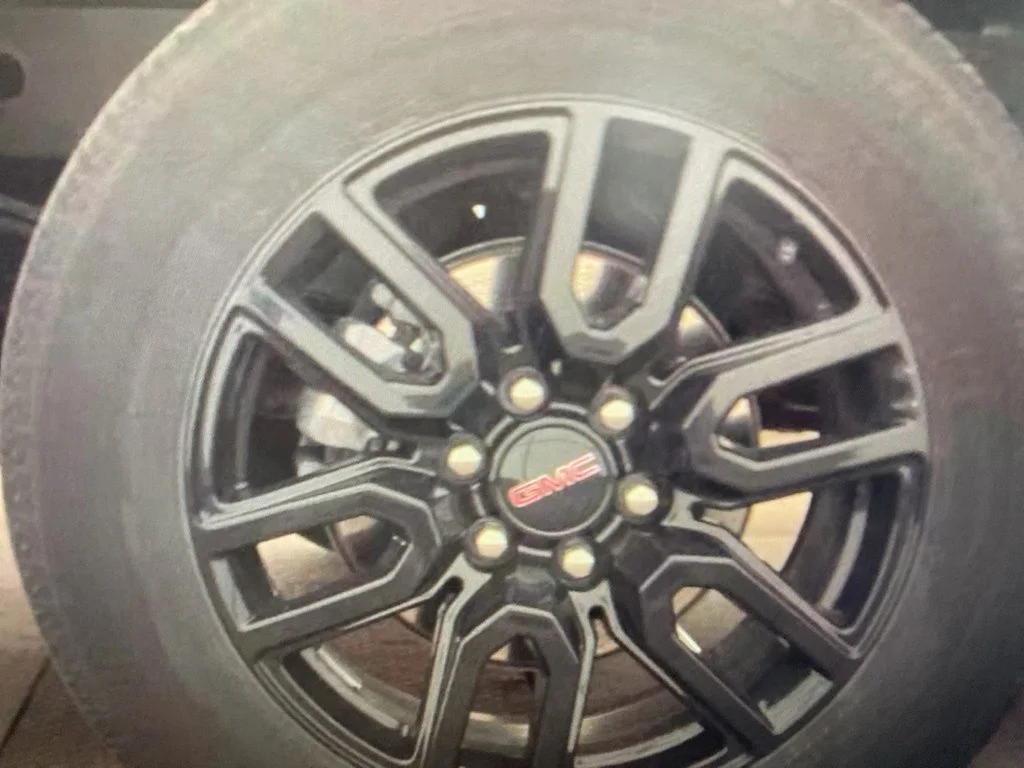 Used 2024 White GMC Elevation image 8