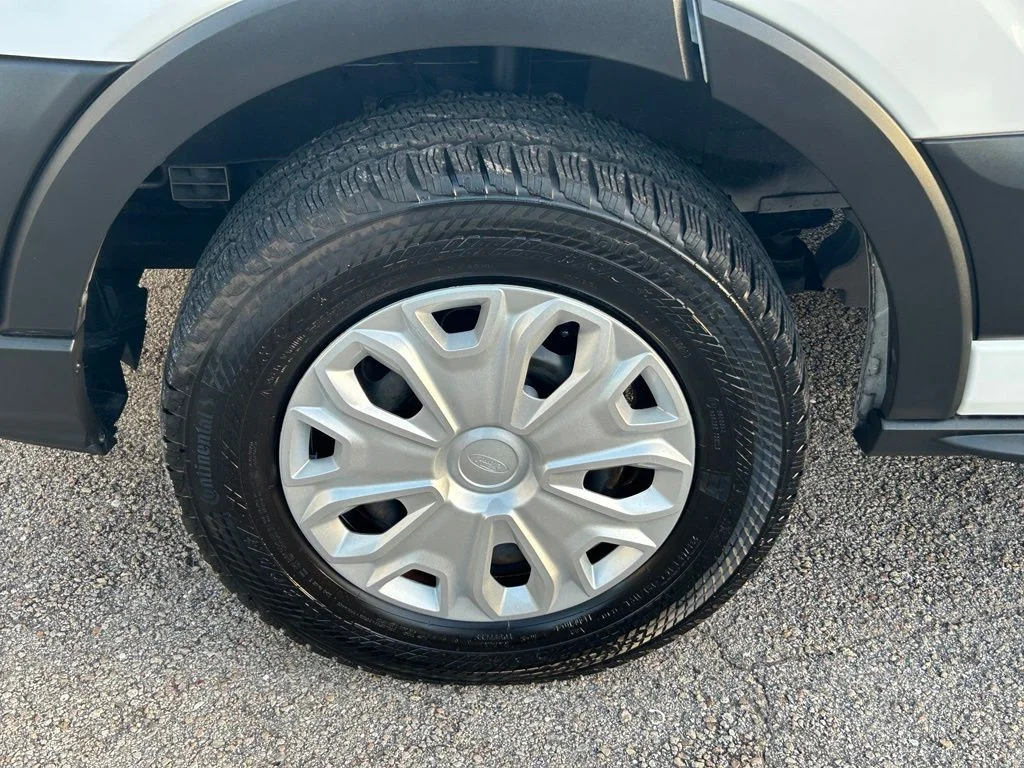 Used 2022 Oxford White Ford Base image 18