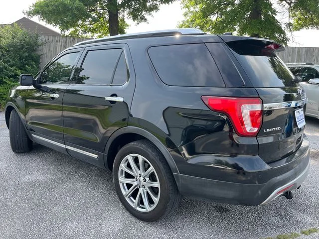 Used 2017 Black Ford Limited image 3