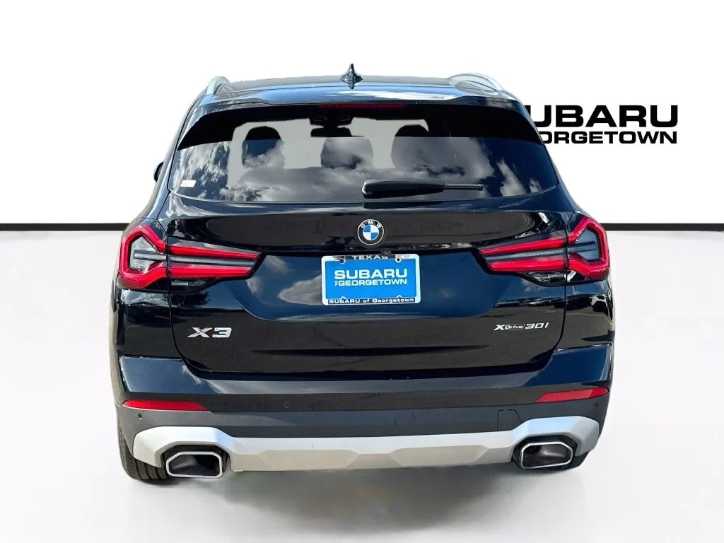 Used 2023 Black BMW xDrive30i image 7