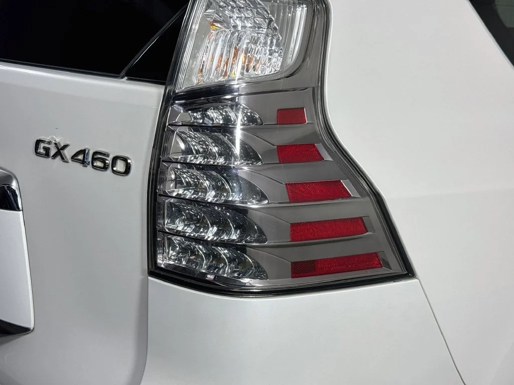 Used 2016 White Lexus 460 image 34