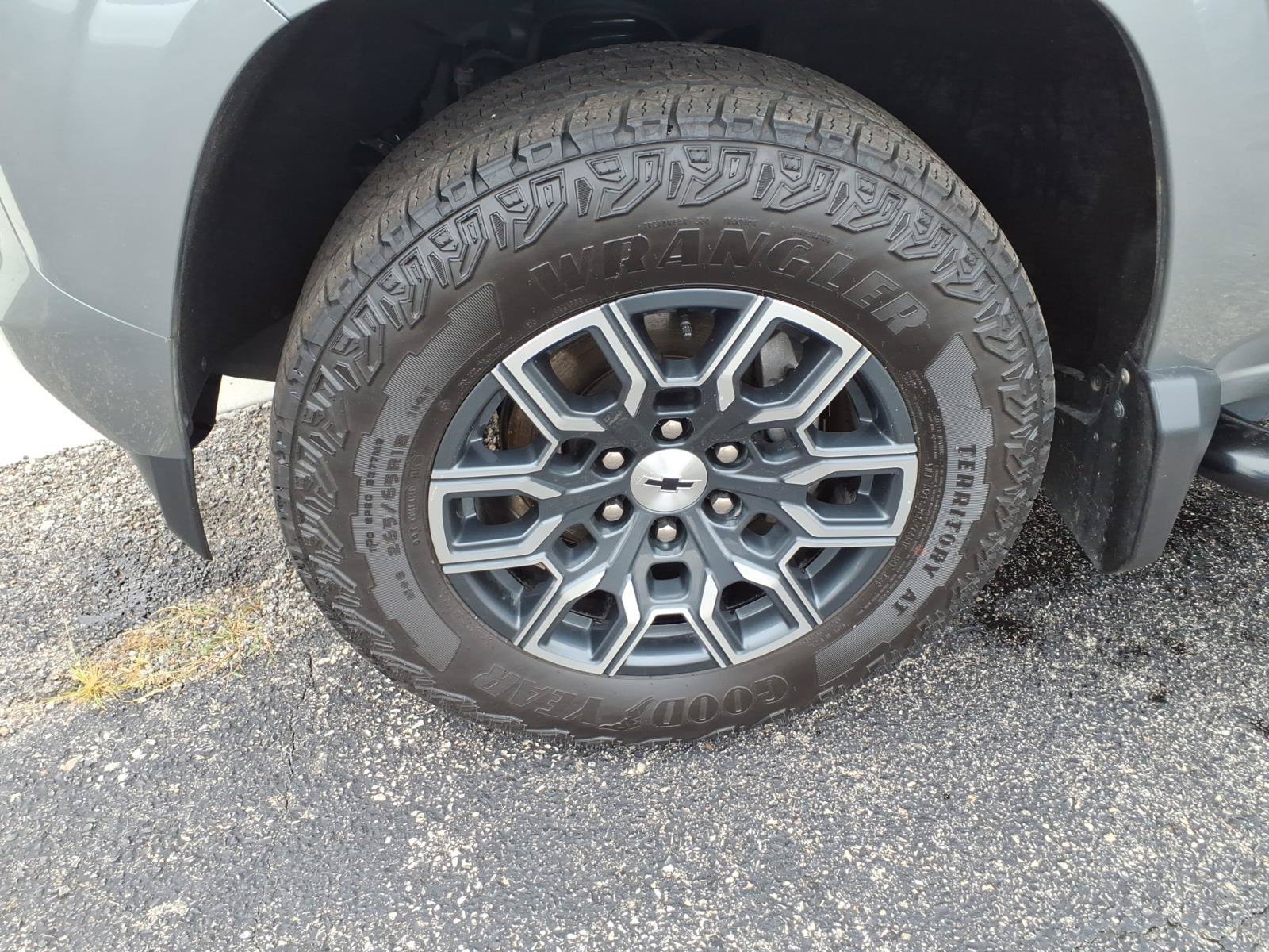 Used 2025 Sterling Gray Metallic Chevrolet 4WD Z71 image 9