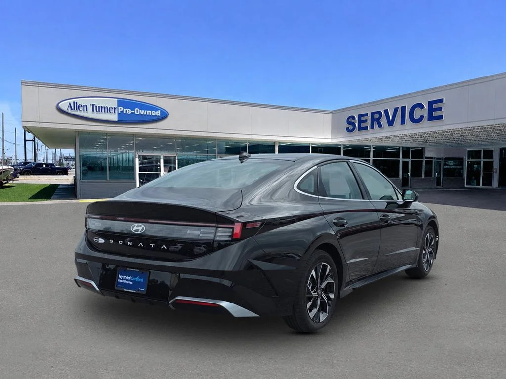 Used 2024 Onyx Black Hyundai SEL image 8