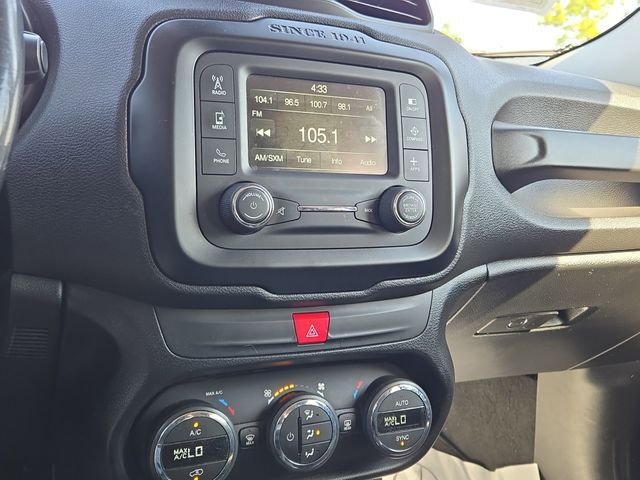 Used 2017 Red Jeep Latitude image 10