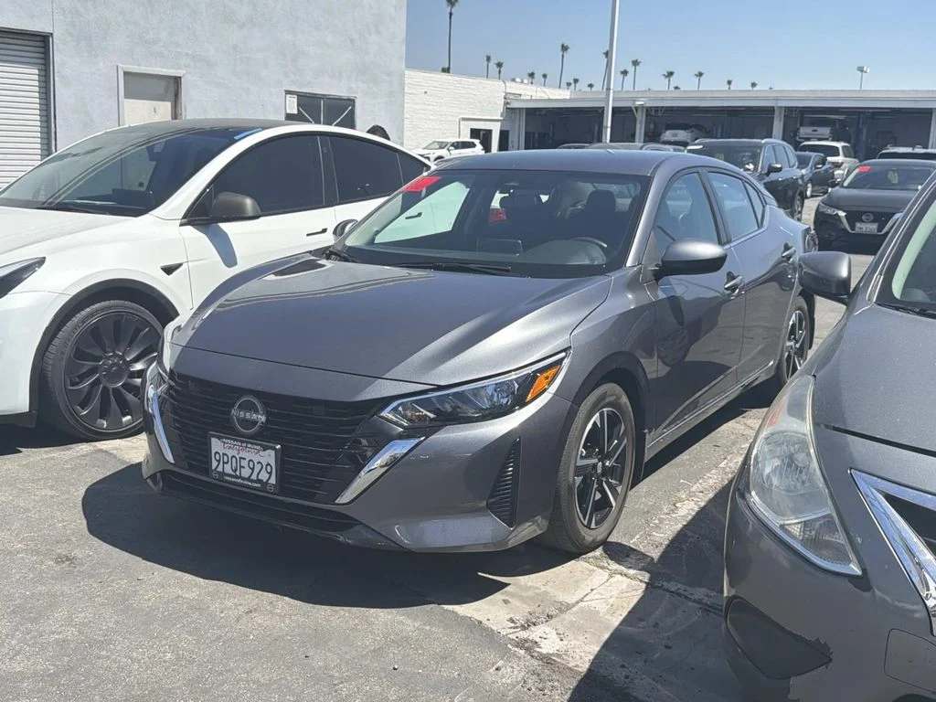 2025 Nissan Sentra SV CVT's photo