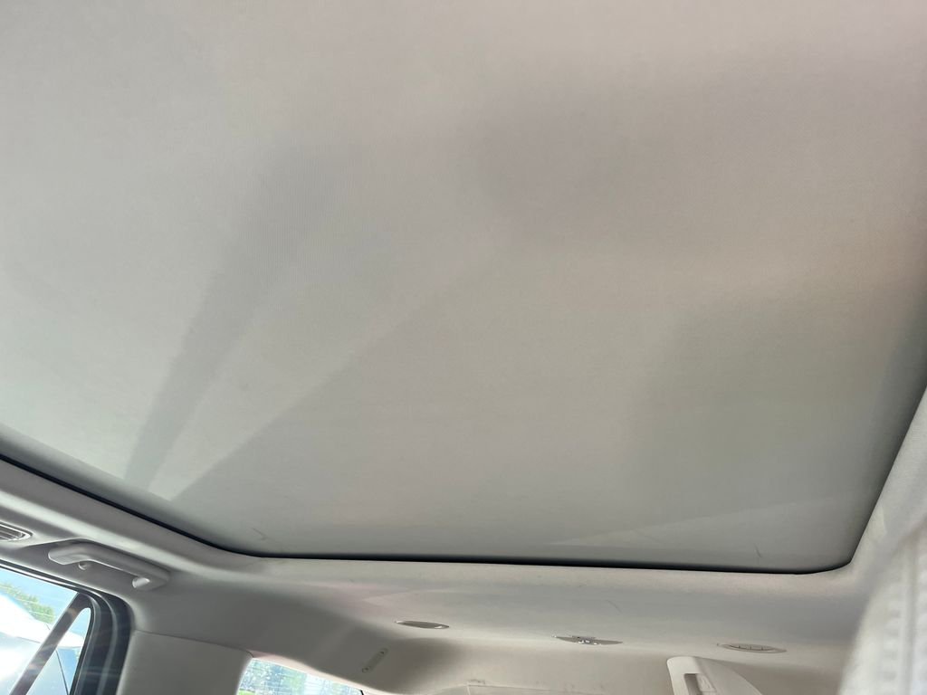 Used 2022 White Ford Limited image 22