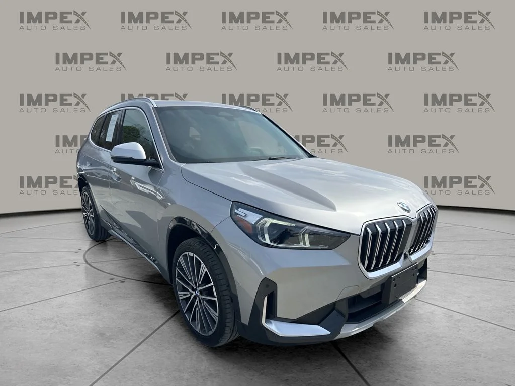 Used 2023 Silver BMW xDrive28i image 7