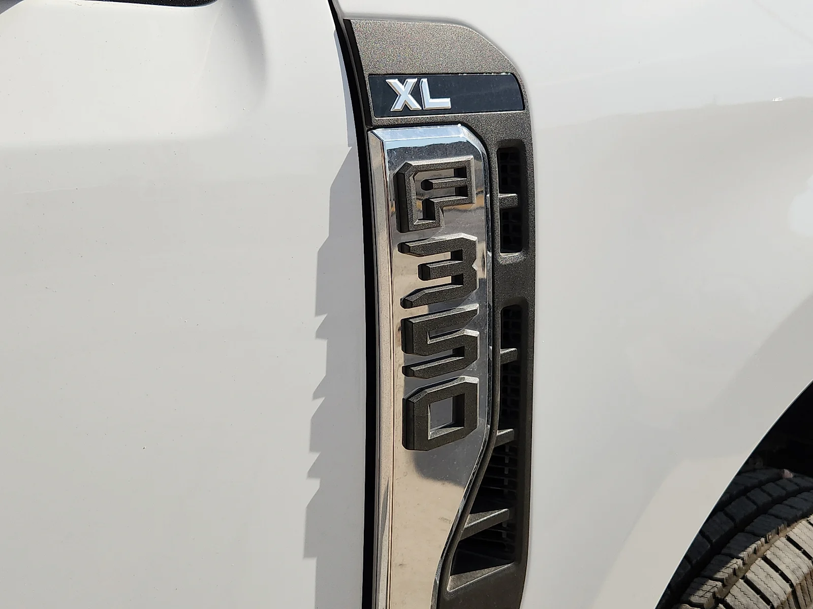 New 2026 Oxford White Ford XL image 10
