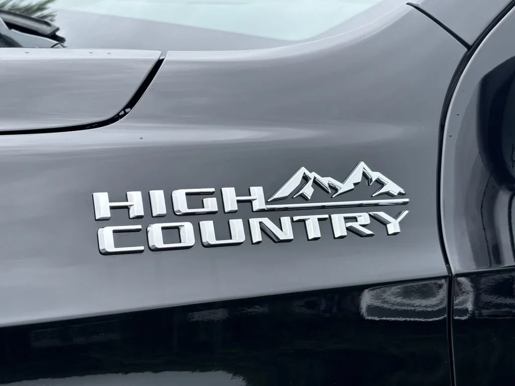 Used 2022 Black Chevrolet High Country image 10