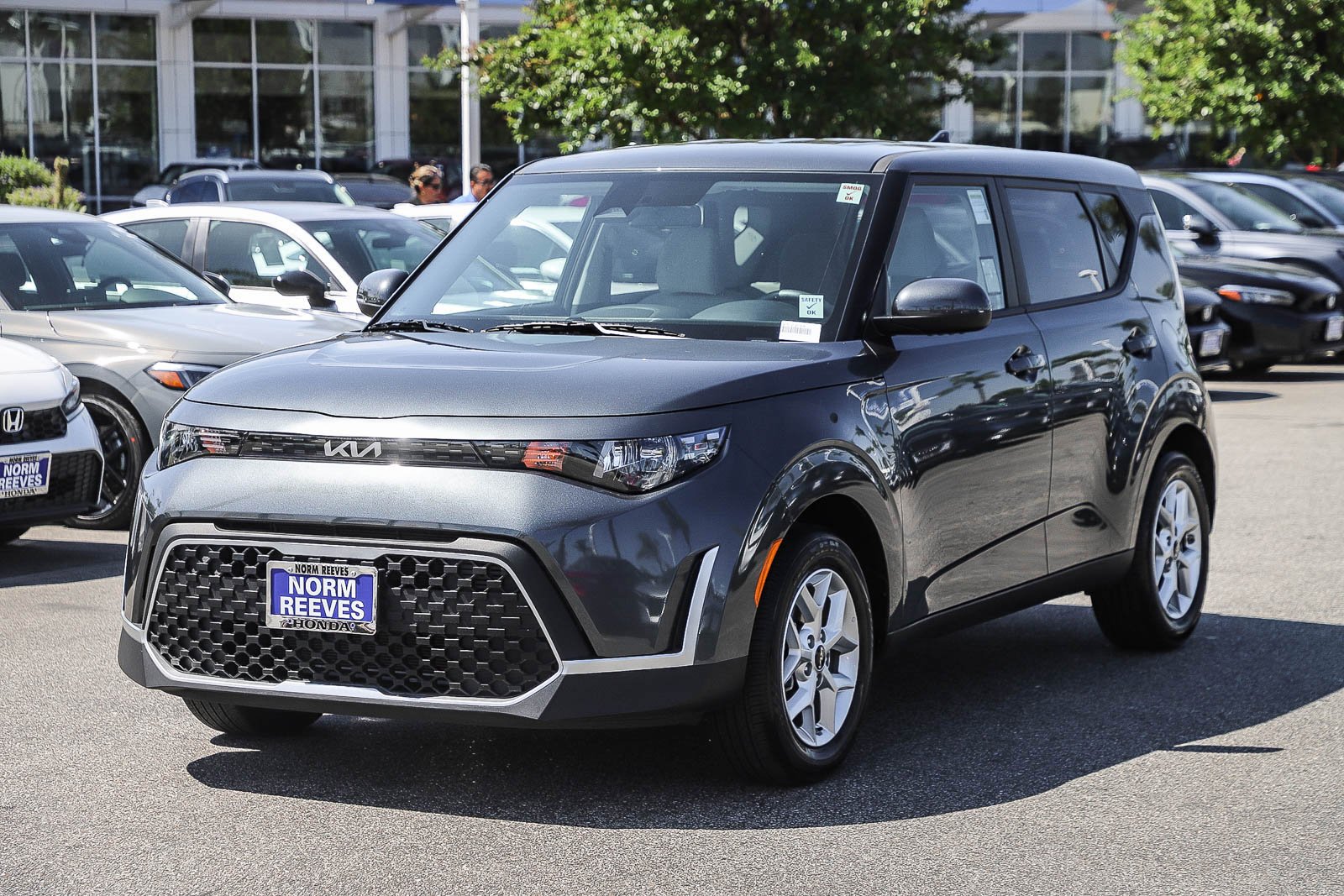 Used 2025 Gravity Gray Kia LX image 3