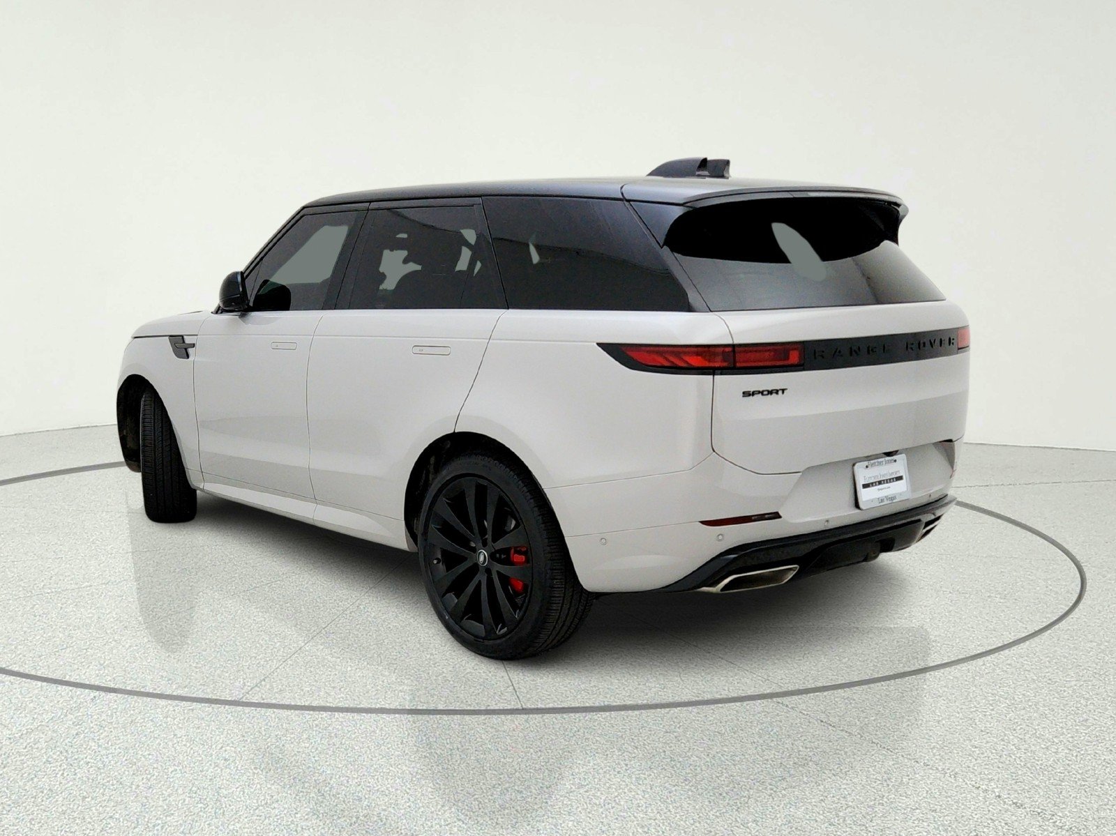 Used 2025 BORASCO GREY Land Rover Dynamic SE image 12