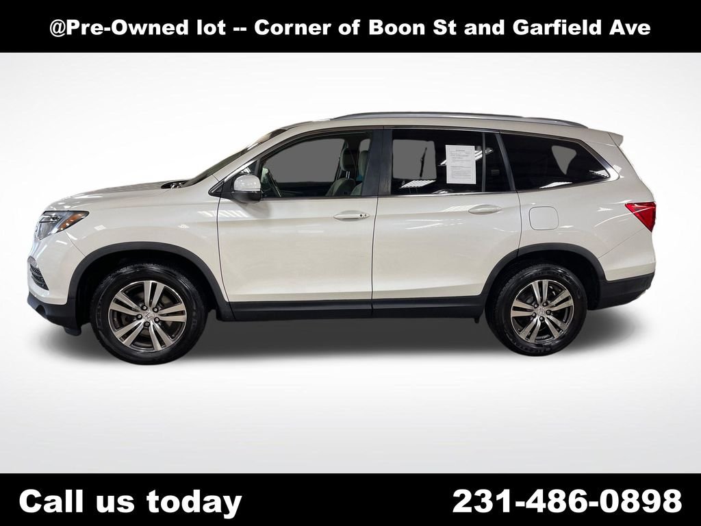 Used 2016  Honda EX image 2