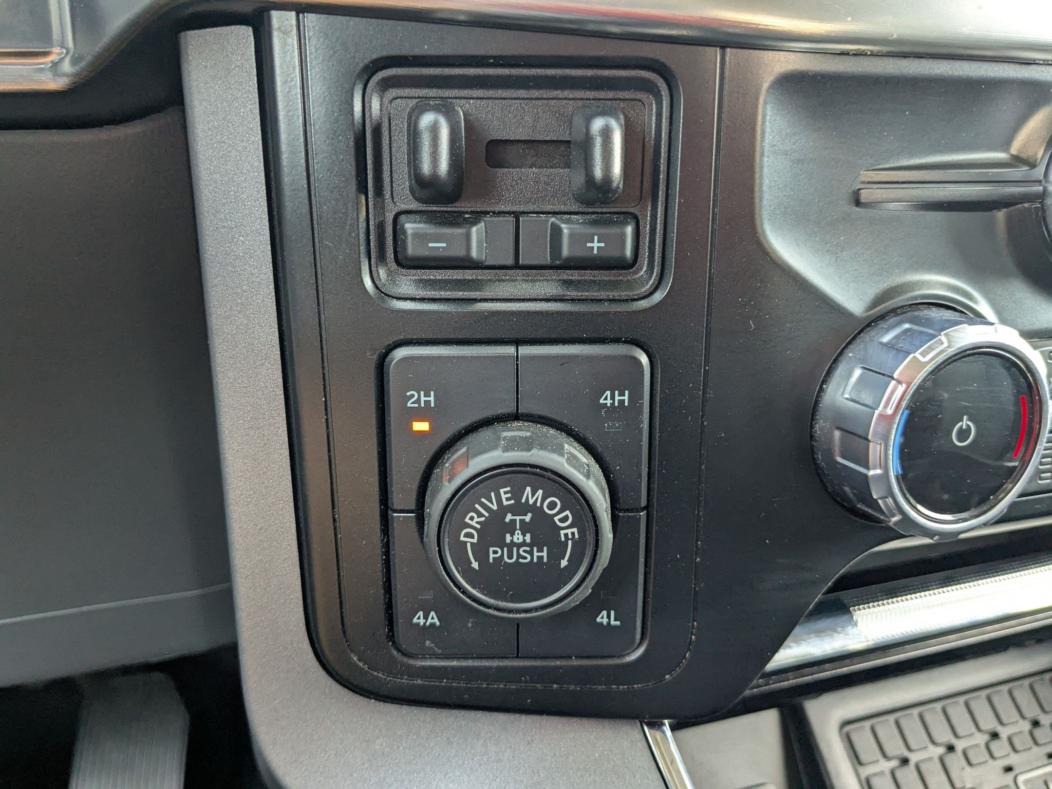 Used 2023 Oxford White Ford LARIAT image 30