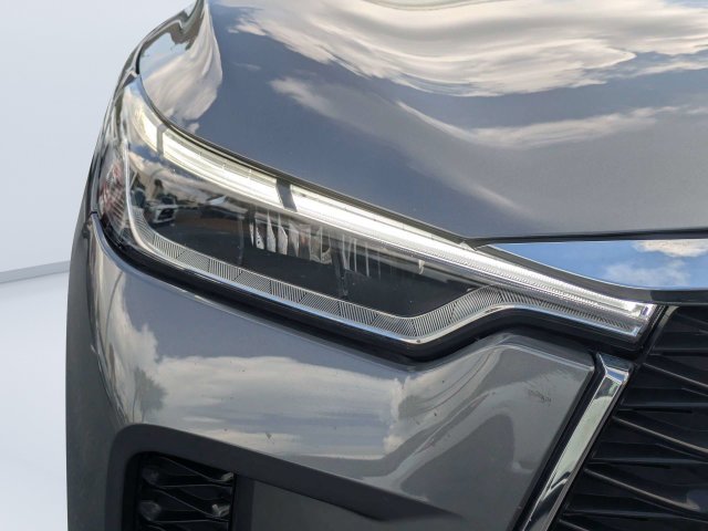Used 2025 Gray INFINITI LUXE image 9