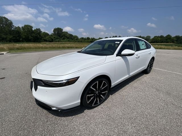 Used 2024 Platinum White Honda Touring image 10
