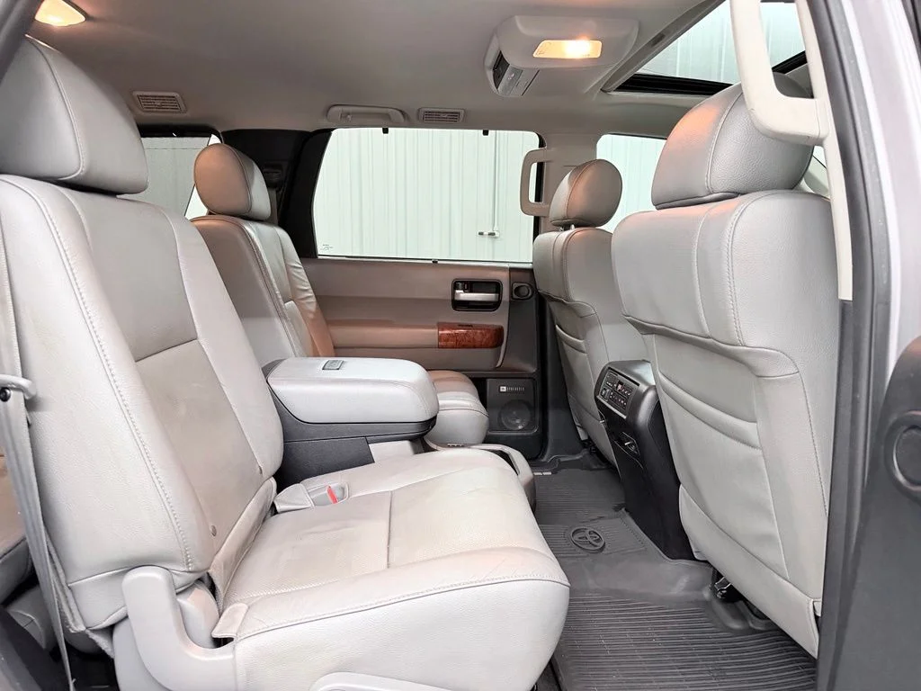 Used 2018 Silver Sky Metallic Toyota Platinum image 41