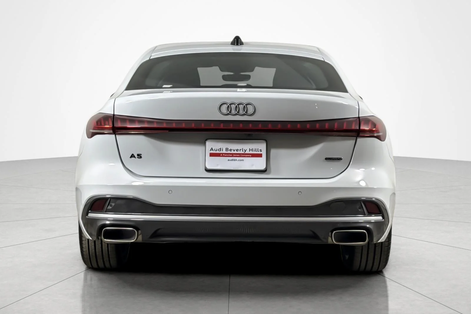 Used 2025 Glacier White Metallic Audi Premium Plus 2.0 TFSI quattro image 4