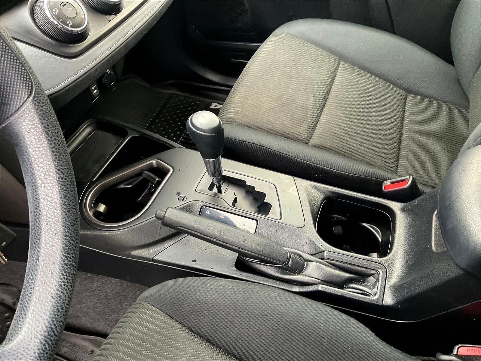 2017 Toyota RAV4 LE - Photo 19