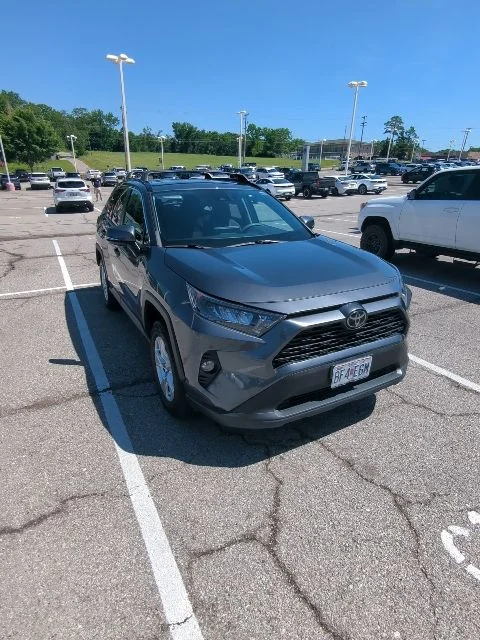 Used 2019 Gray Toyota XLE image 6