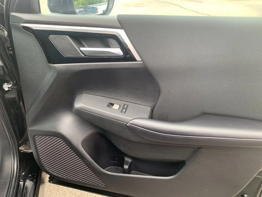 Used 2024  Mitsubishi ES image 20