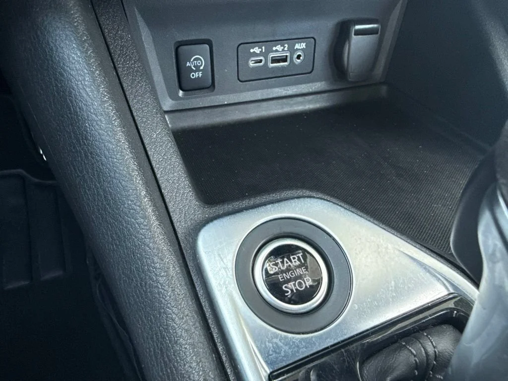 Used 2025 White Nissan SV image 21