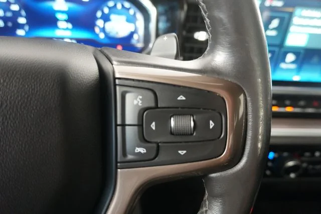 Used 2022 Iridescent Pearl Tricoat Chevrolet High Country image 17