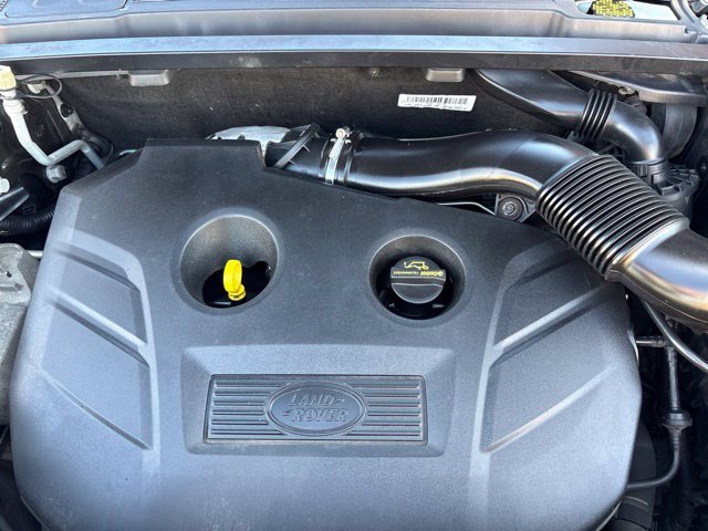 Used 2017  Land Rover SE image 37