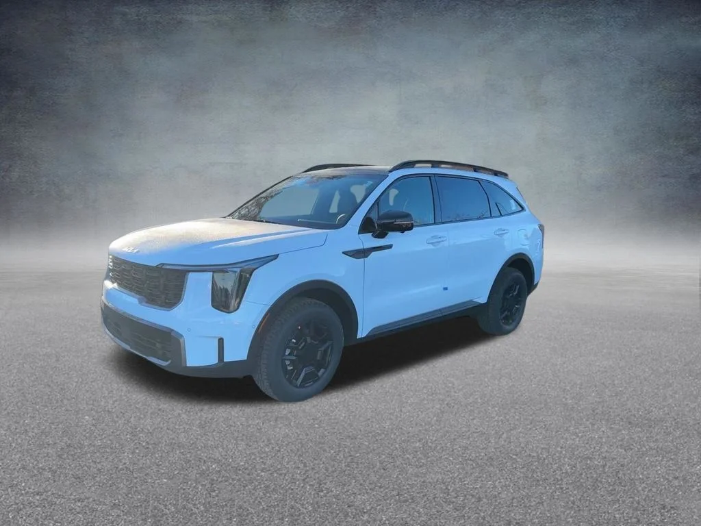 Used 2025 White Kia X-Pro SX Prestige image 8