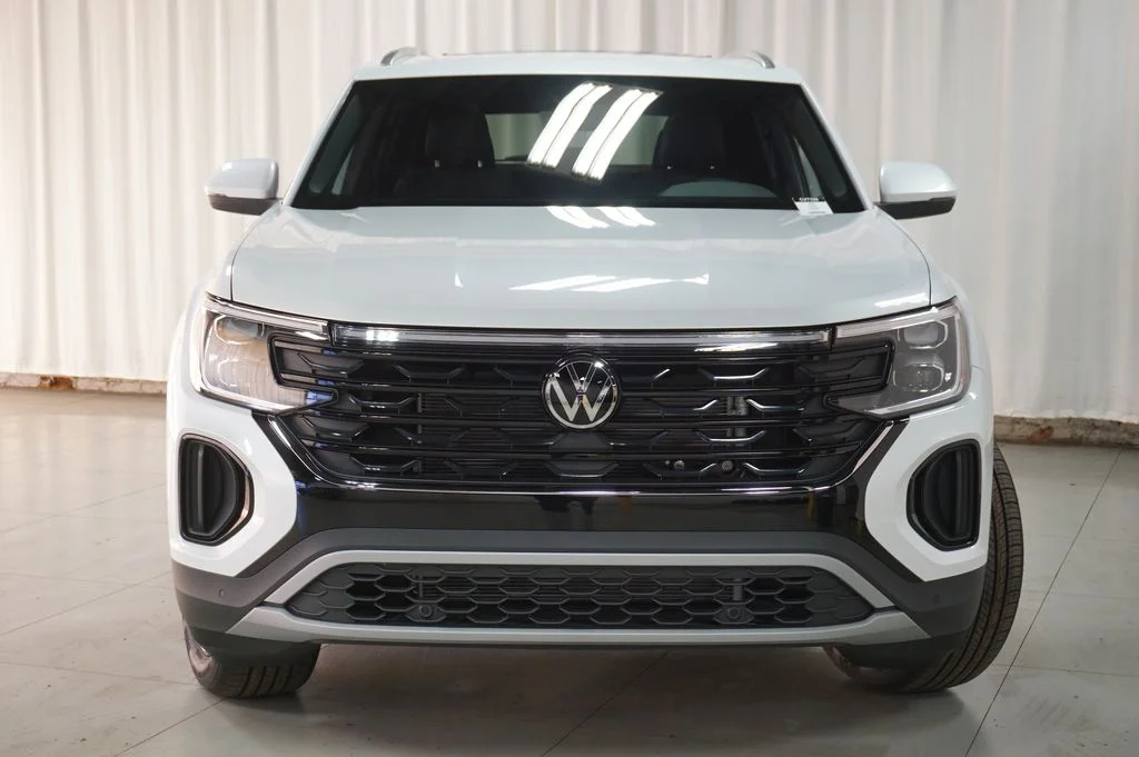 New 2026 White/off-white Volkswagen 2.0T SE w/Technology image 5