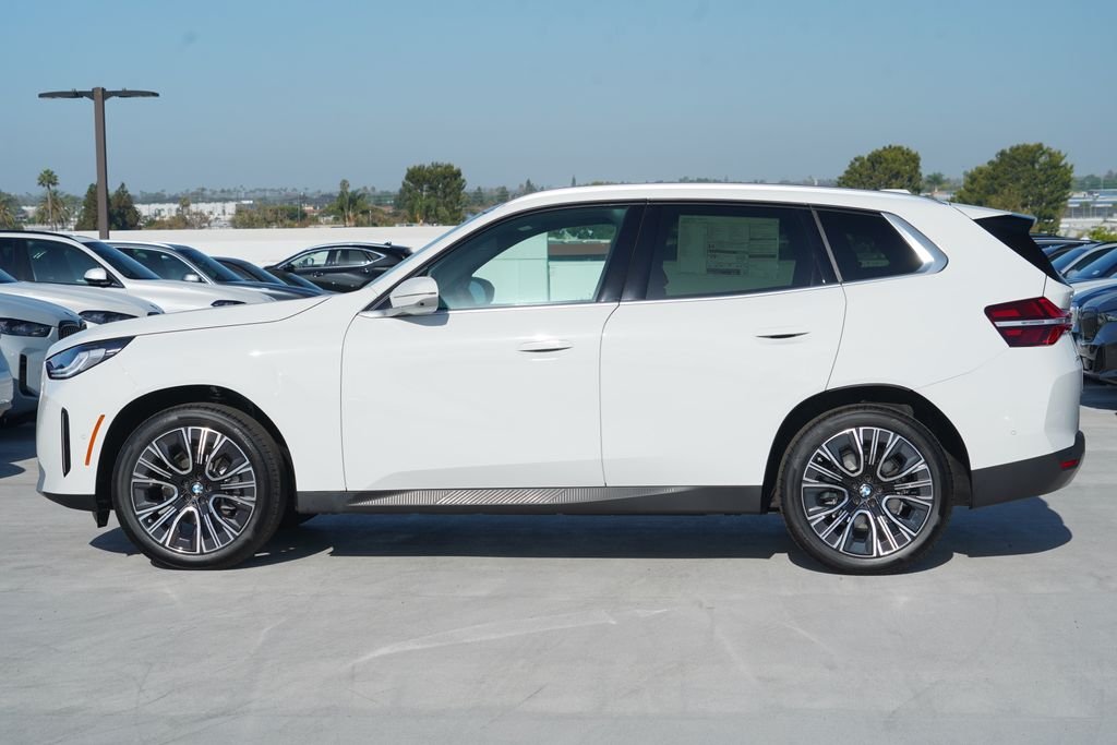 New 2026 Alpine White BMW 30 xDrive image 4