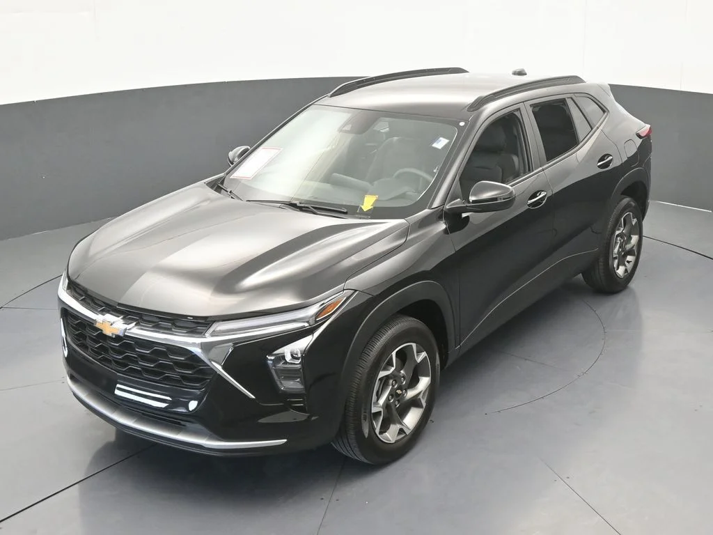 Used 2025 Mosaic Black Metallic Chevrolet LT image 42