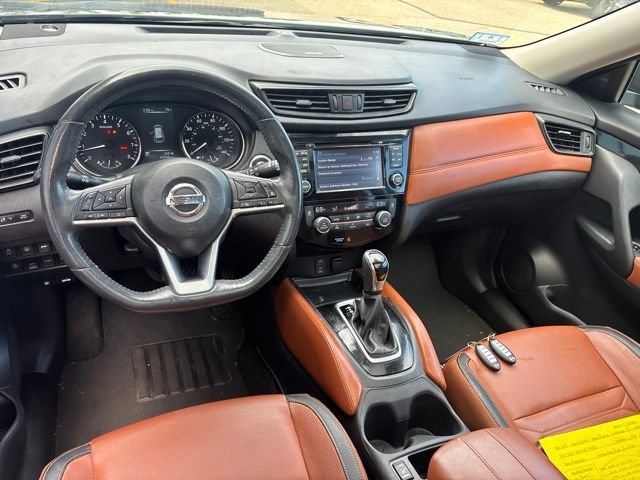 Certified Used 2017 Magnetic Black Nissan SL image 13
