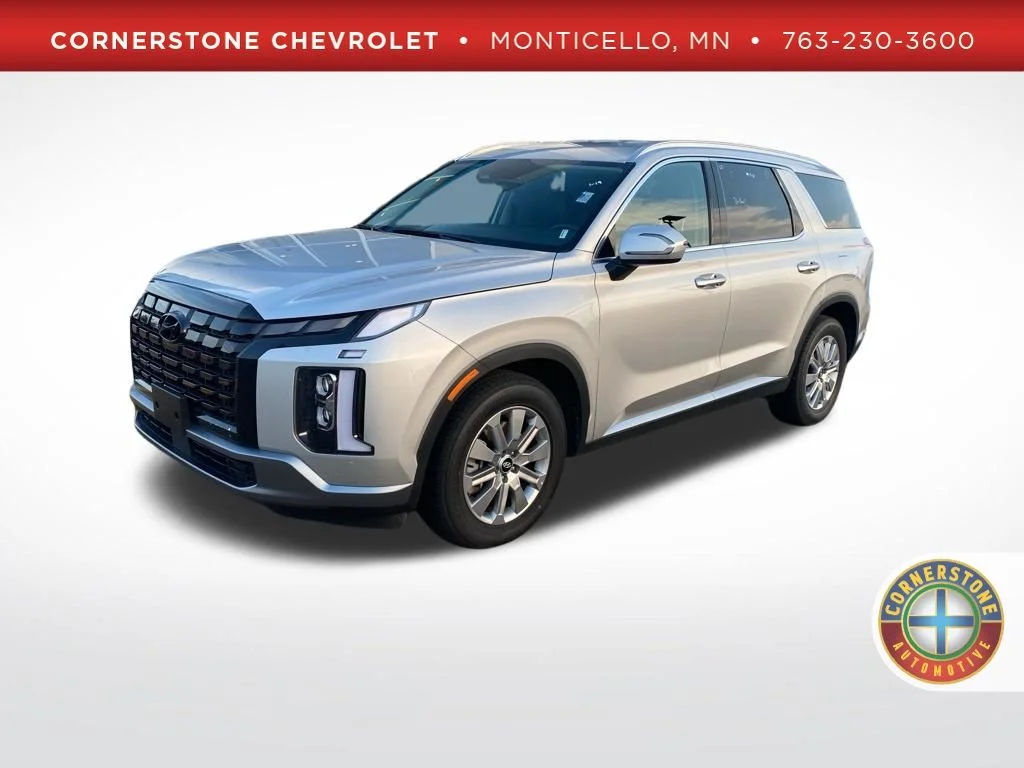 Used 2025 Silver Hyundai SEL image 1
