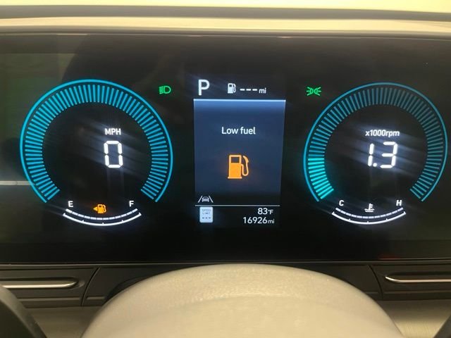 Used 2025 Black Hyundai SEL image 12