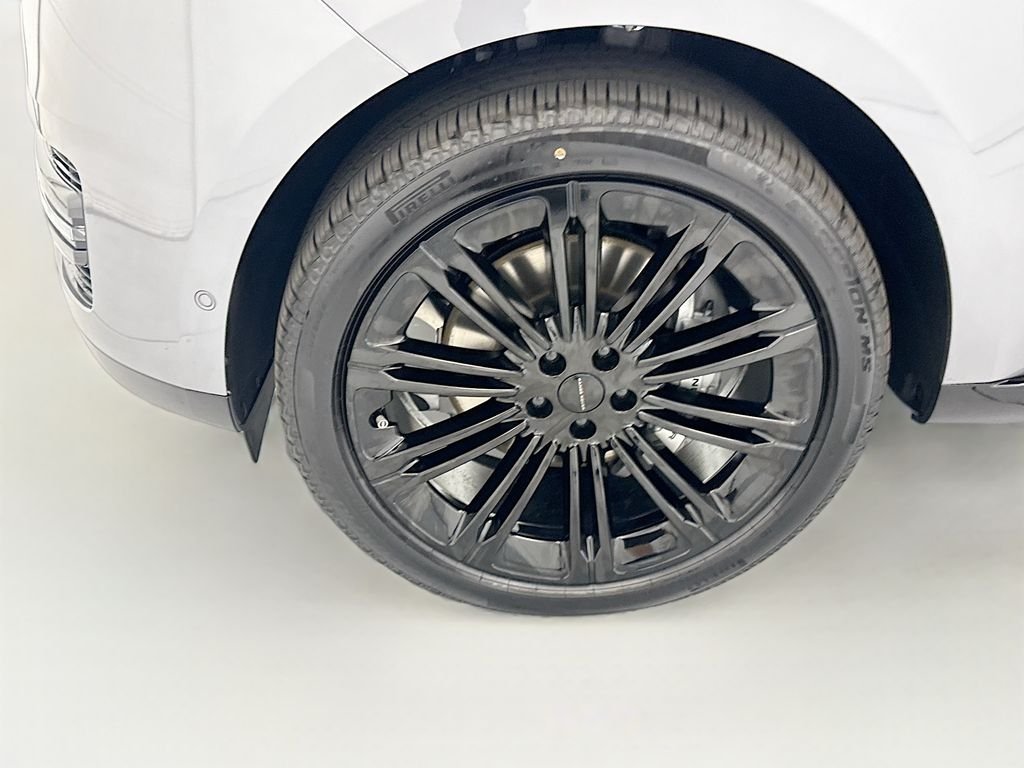 New 2026 Eiger Grey Land Rover SE image 29
