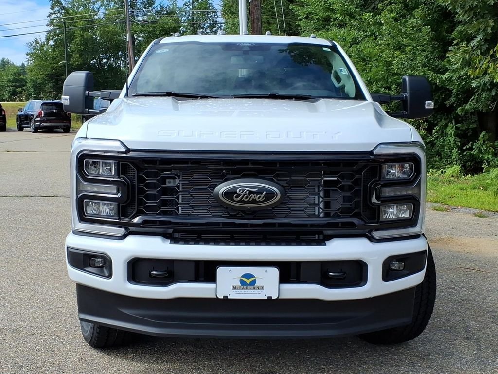 New 2026 Oxford White Ford F-250® XLT image 3