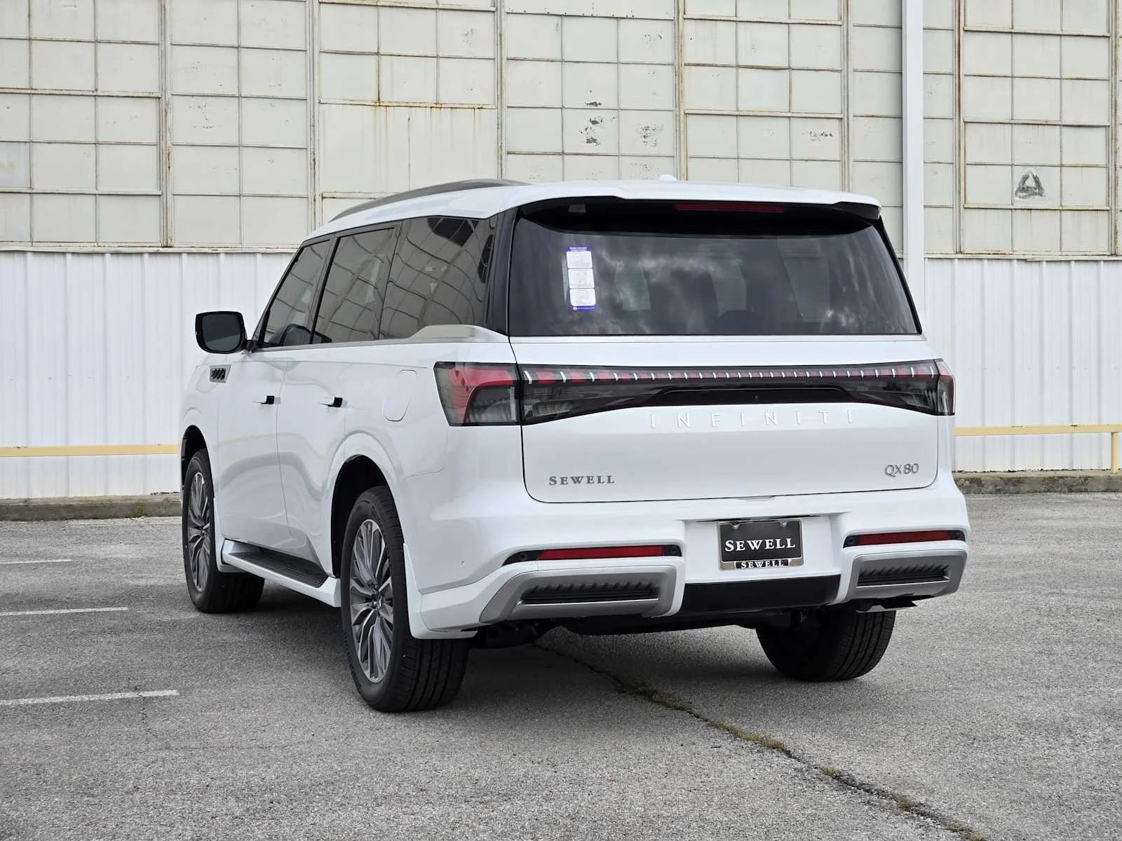 New 2026 RADIANT WHITE INFINITI Luxe 2WD image 3