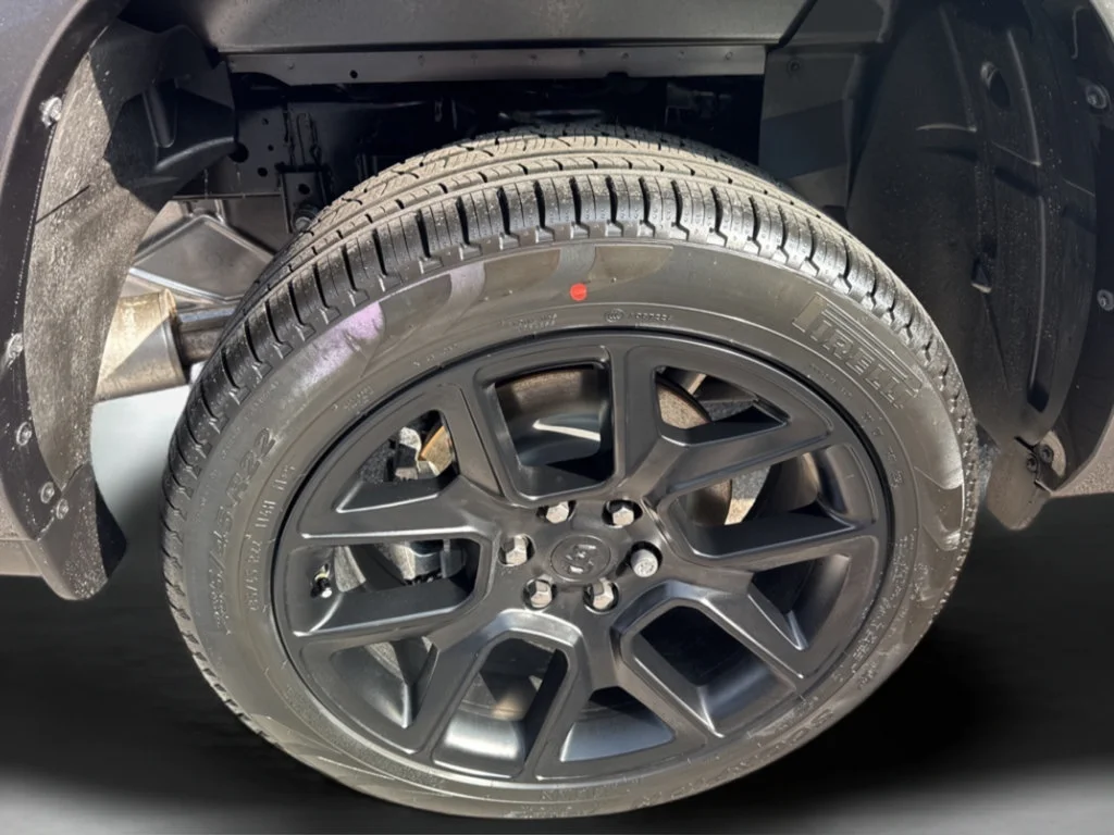 New 2026 Granite Crystal Metallic Clear-Coat Exterior Paint RAM Laramie image 47