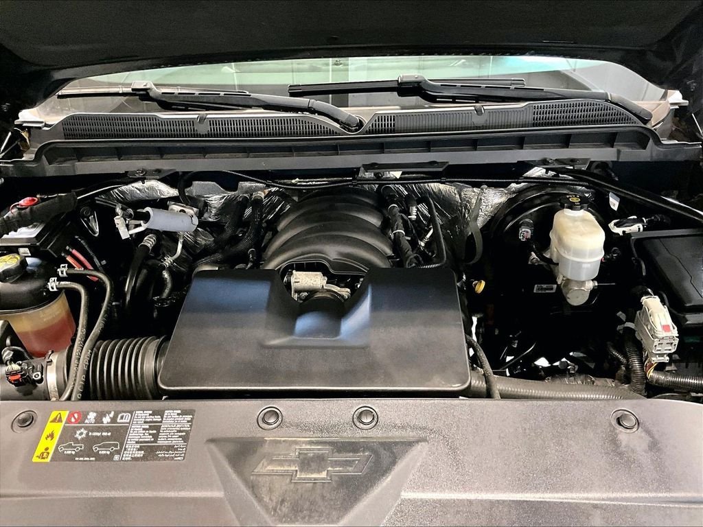 Used 2018 Gray Chevrolet LT image 30